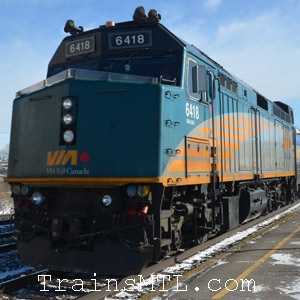 Locomotive VIA6418 left side / coté gauche